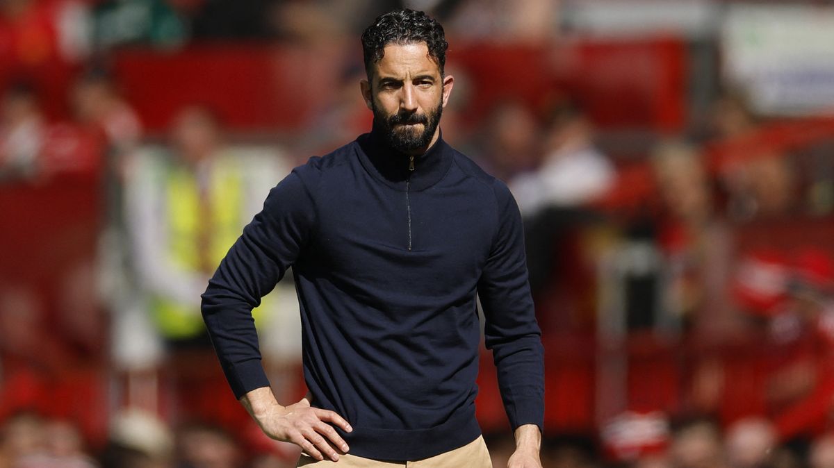 Je mi trapně, říkal kouč United po další prohře. Připustil i možný odchod